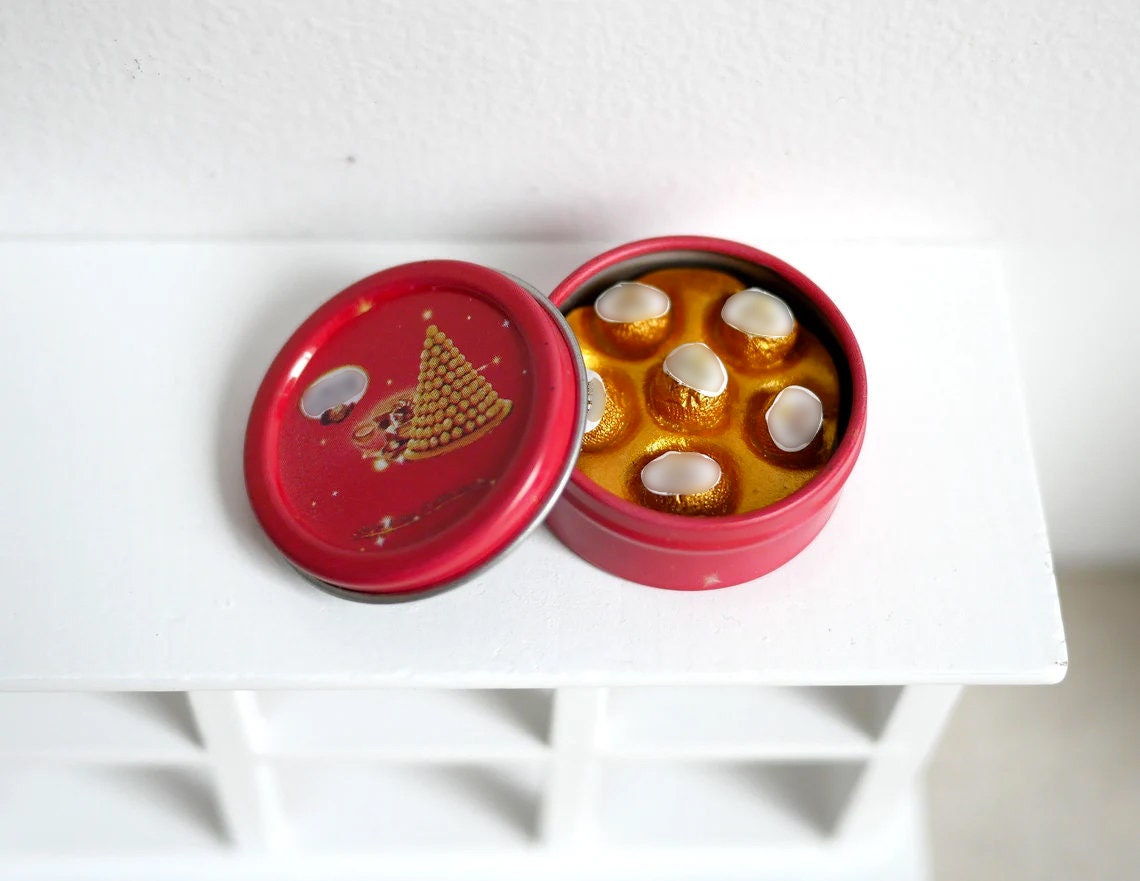 1:12 Scale Miniature Round Tin of Gold Foil Wrapped Chocolates, 1-1/4 inch dia., DIY Dollhouse Supply (red)