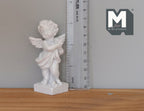 Maßstab 1:12 Miniatur-Engelsstatue auf quadratischem Sockel, 3-3/8 inch hoch, DIY-Puppenhausbedarf (weiß)