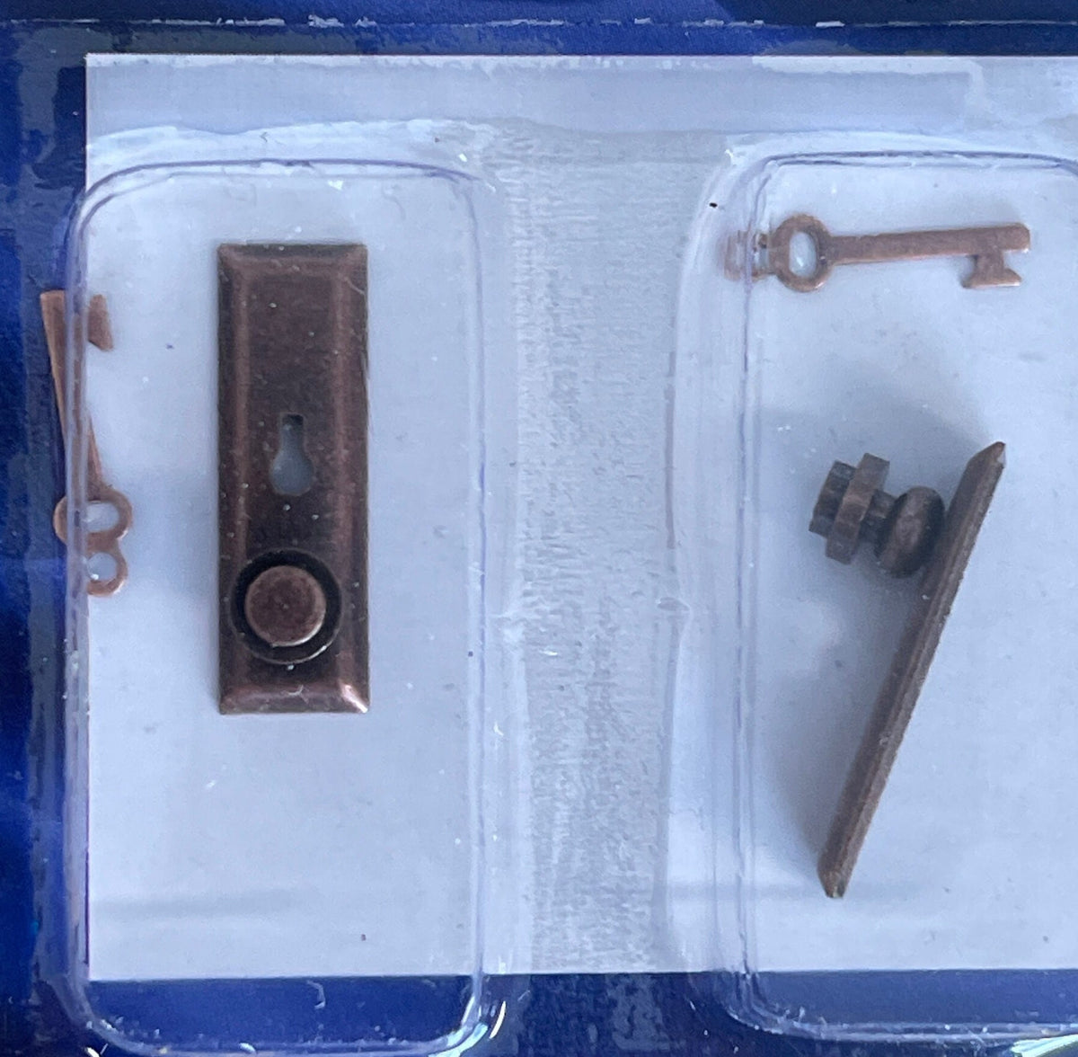 1:12 Scale Miniature Door Knobs with Keyhole Plates and Keys, Set of 2, 3/4 inch tall, DIY Dollhouse Supply (bronze)