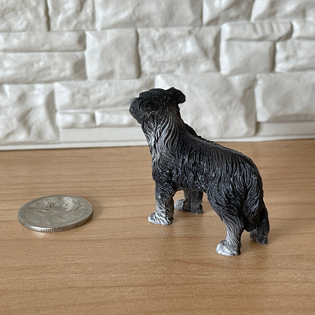 Figurine miniature de chien colley à l'échelle 1:12, debout, 3,97 cm de haut, accessoire pour maison de poupée DIY (noir et blanc)