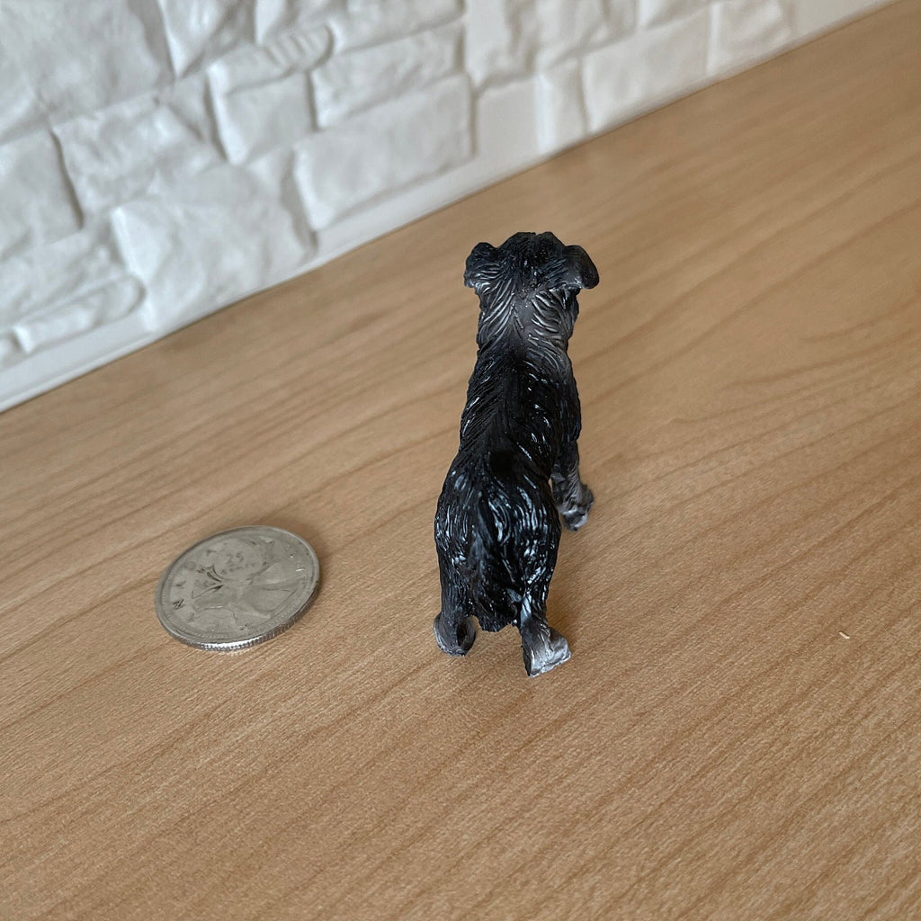 Figurine miniature de chien colley à l'échelle 1:12, debout, 3,97 cm de haut, accessoire pour maison de poupée DIY (noir et blanc)