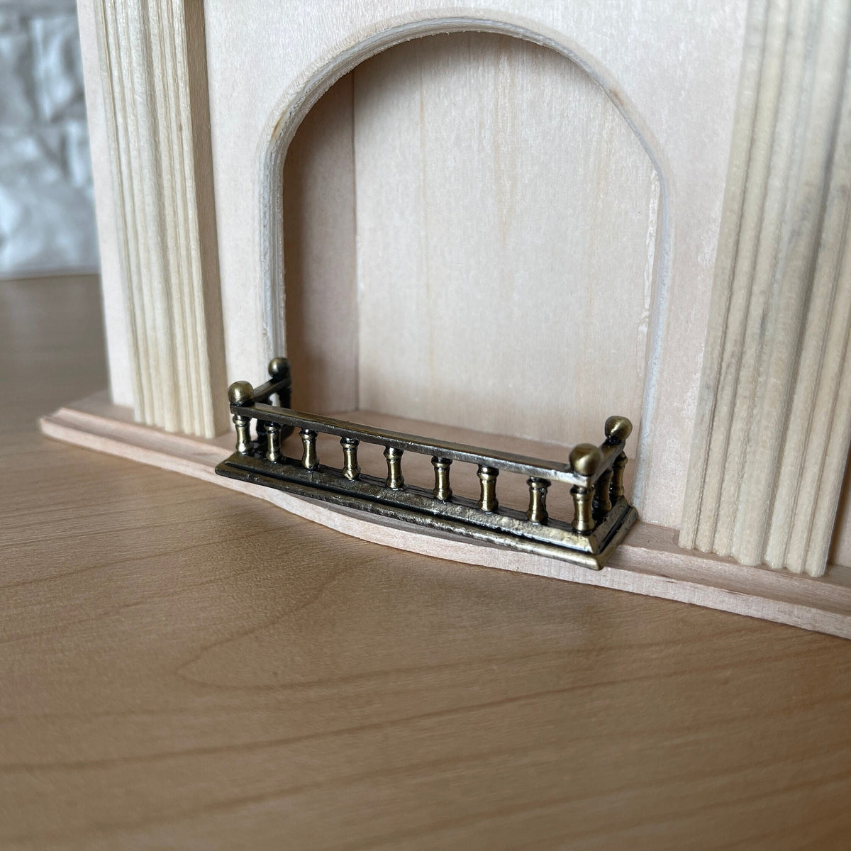 1:12 Scale Miniature Metal Fireplace Fender with Spindle Rail, 2-5/16 inch wide, DIY Dollhouse Supply (antique brass)