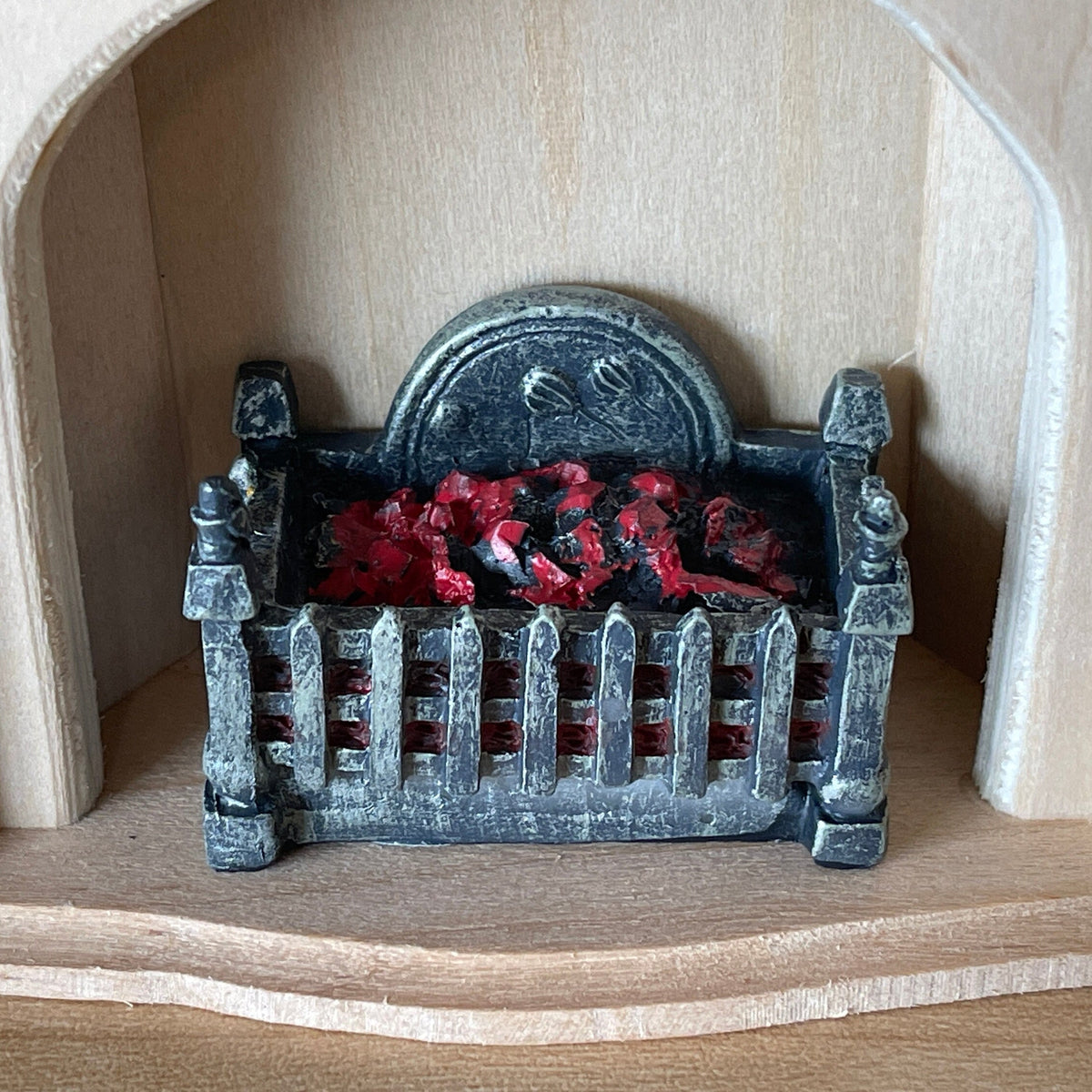 1:12 Scale Miniature Metal Fire Grate with Red Coals, Arched Back, 1-5/8 inch wide, DIY Dollhouse Supply (pewter)
