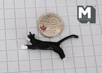 1:12 Dollhouse Miniature Jumping Cat C048