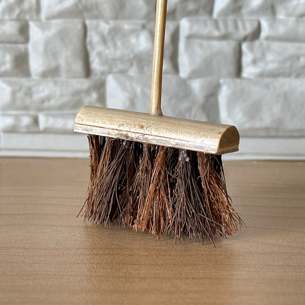 1:12 Scale Miniature Yard Brush, Wood Handle, Coarse Bristles, 4-5/8 inch tall, DIY Dollhouse Supply