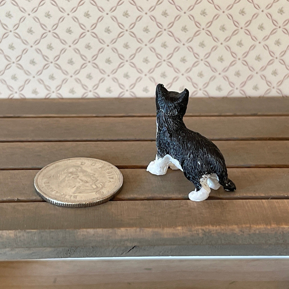 1:12 Scale Miniature Sitting Cat, 15/16 inch tall, DIY Dollhouse Supply (black and white) (style E)