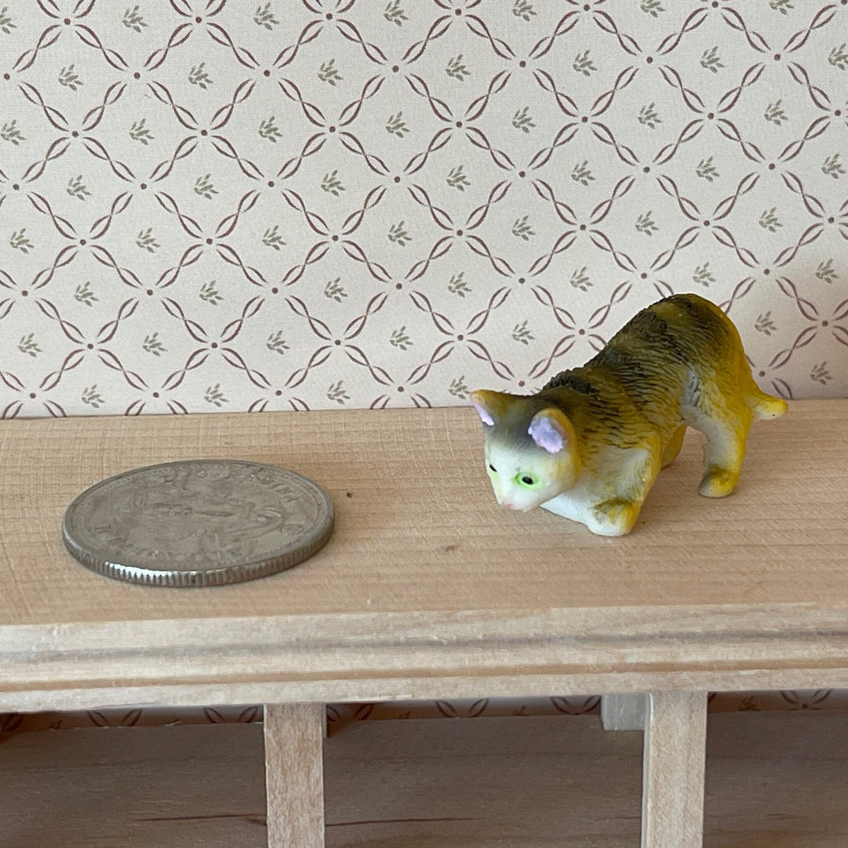1:12 Scale Miniature Walking Tabby Cat, 1-1/8 inch long, DIY Dollhouse Supply (brown and yellow) (style C)