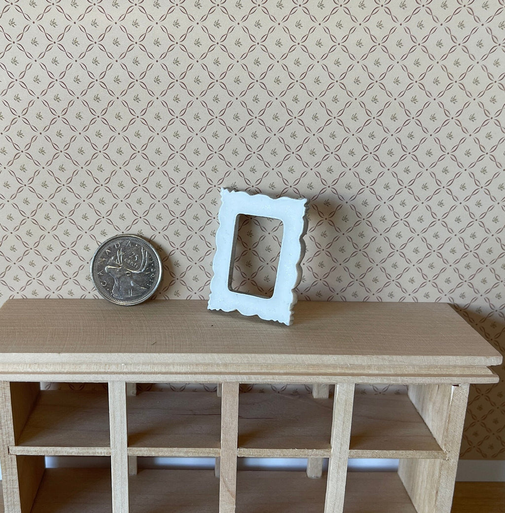 1:12 Miniature Ornate Rectangular Picture Frame (small size) (silver) - A088