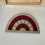 Paillasson miniature demi-lune à l'échelle 1:12, motif brique, 6,35 cm de large, accessoire pour maison de poupée DIY (bordeaux et beige)