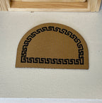 Felpudo de media luna con greca en miniatura a escala 1:12, 2-5/16 inch de ancho, suministros DIY para casa de muñecas (tostado)
