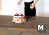 1:12 scale Dollhouse Supplies miniature Strawberry Slice Cake - E033