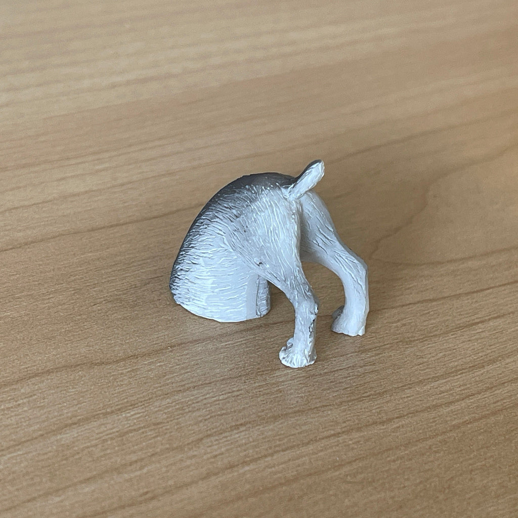 1:12 Miniature Digging Dog - C072