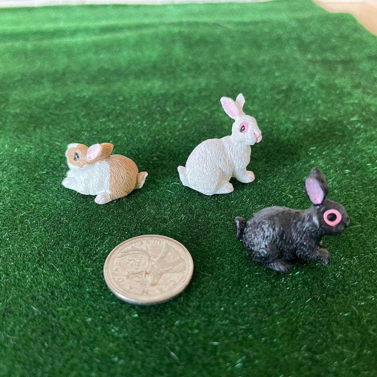 1:12 Scale Miniature Bunny Rabbit Figures, Set of 3, 1 inch long, DIY Dollhouse Supply (style B)