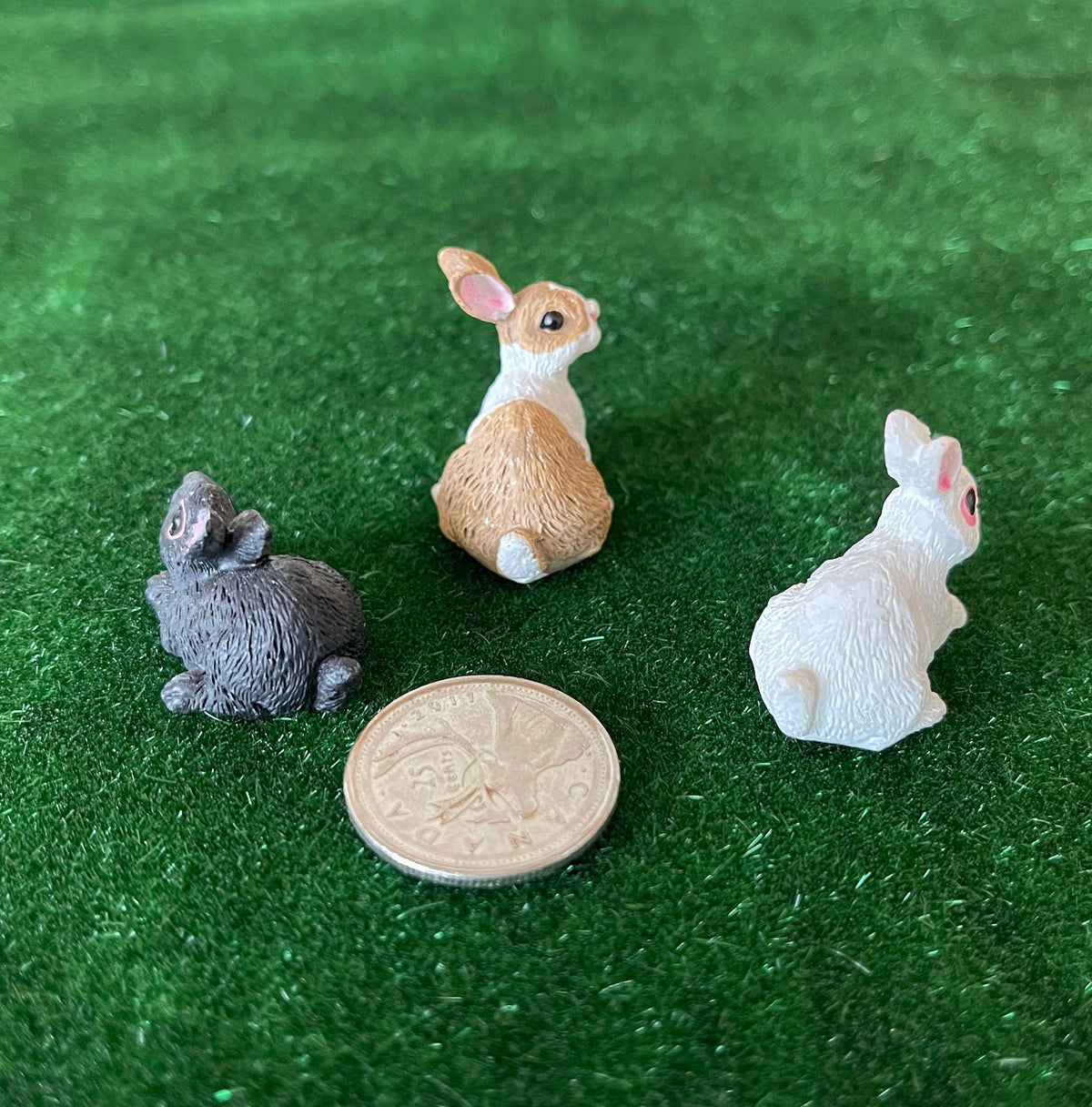 1:12 Scale Miniature Bunny Rabbit Figures, Set of 3, 1 inch long, DIY Dollhouse Supply (style C)