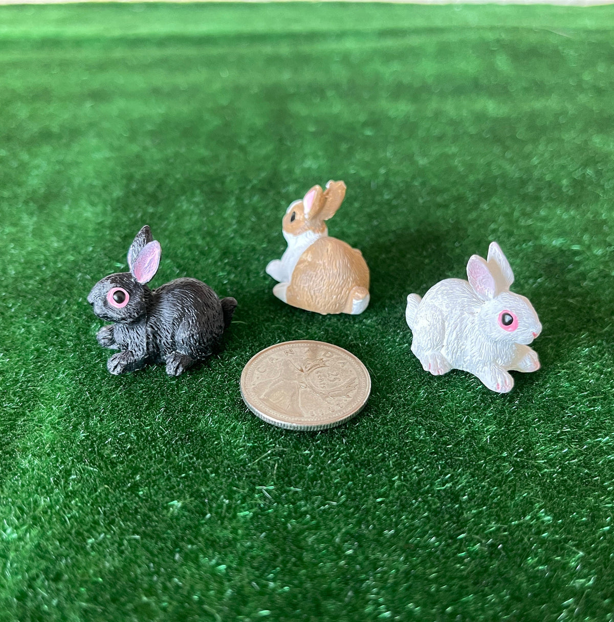 1:12 Scale Miniature Bunny Rabbit Figures, Set of 3, 1 inch long, DIY Dollhouse Supply (style D)