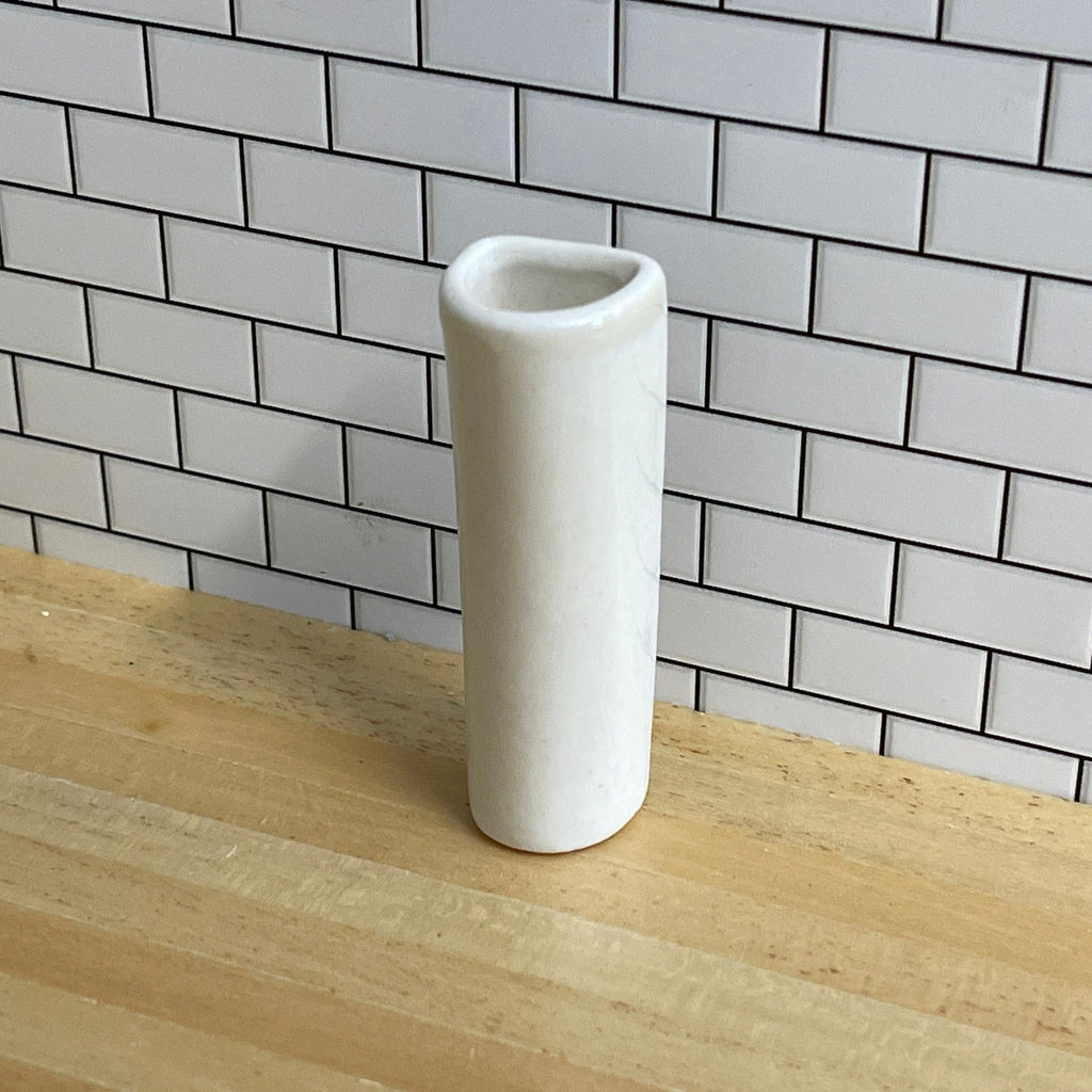Mini lavabo sur pied rond en céramique à l'échelle 1:12 avec robinet, 7,5 cm de hauteur, fournitures pour maison de poupée (blanc)