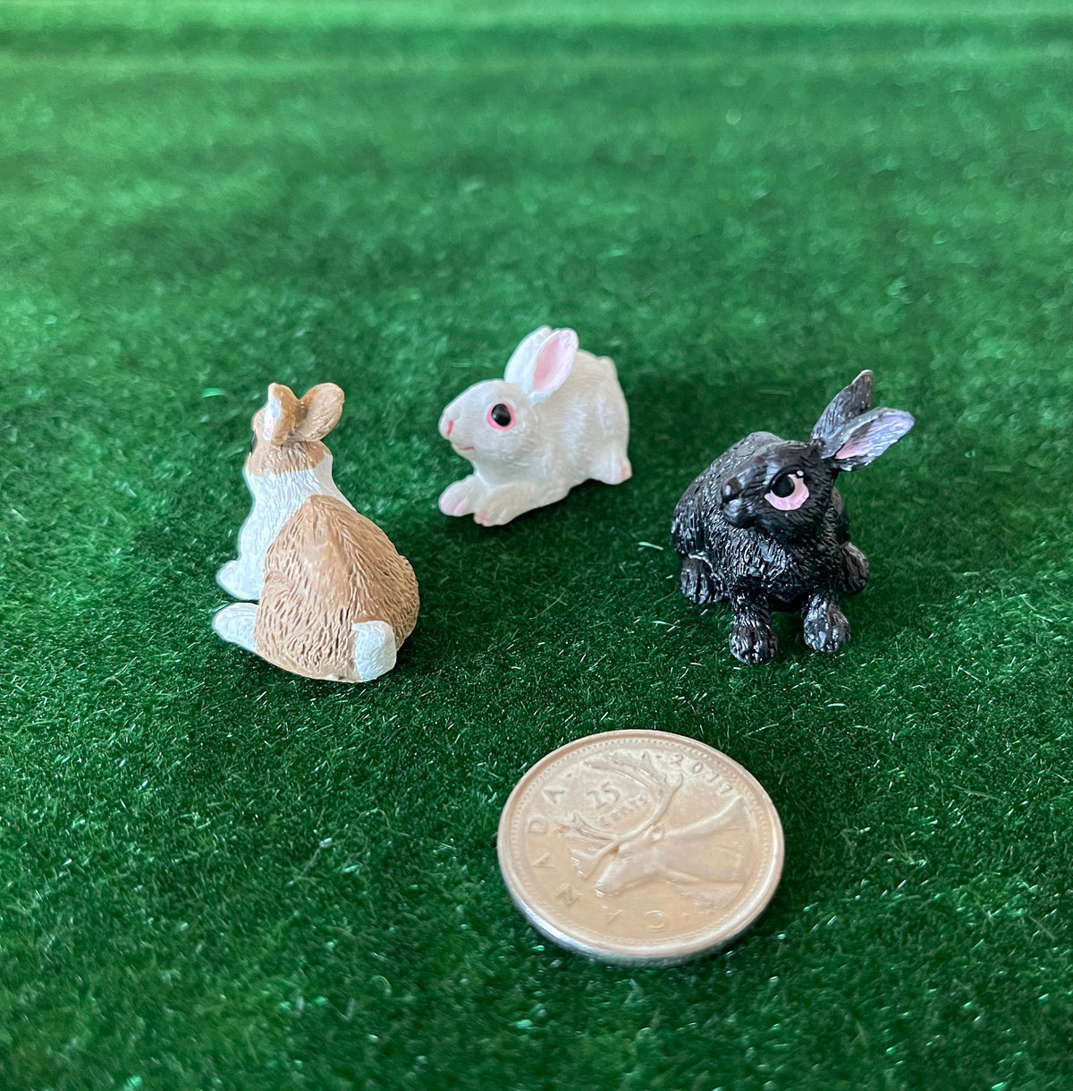 1:12 Scale Miniature Bunny Rabbit Figures, Set of 3, 1 inch long, DIY Dollhouse Supply (style A)