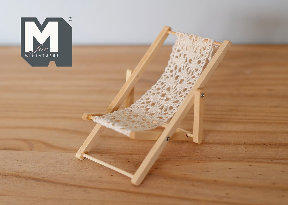 Miniature Lounge Chair/ Beach Chair 1:12 Scale Dollhouse Furniture - D021