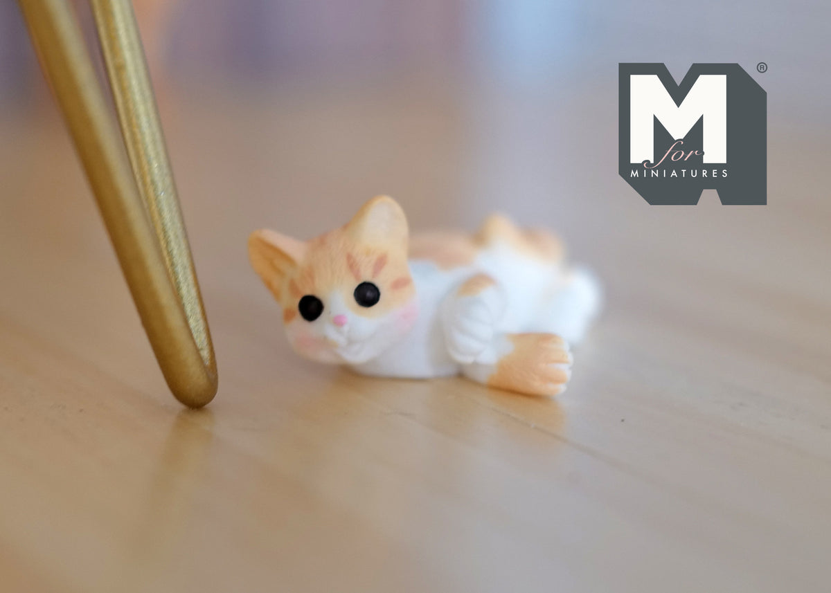 1:12 Scale Miniature Lying Cat, 1-3/4 inch long, DIY Dollhouse Supply (ginger and white)