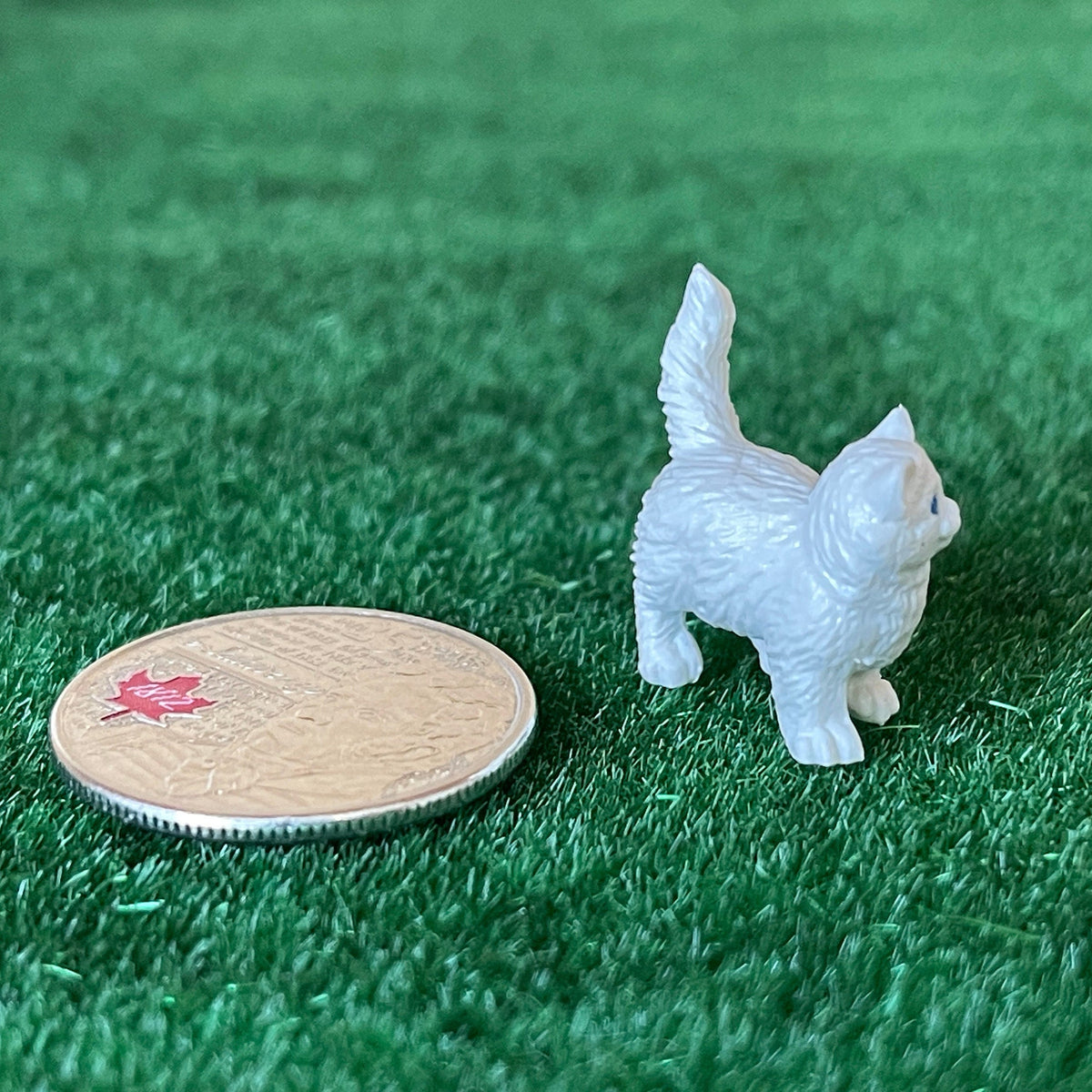 1:12 Scale Miniature Resin Fluffy Kitten, Standing, 3/4 inch long, DIY Dollhouse Supply (white)