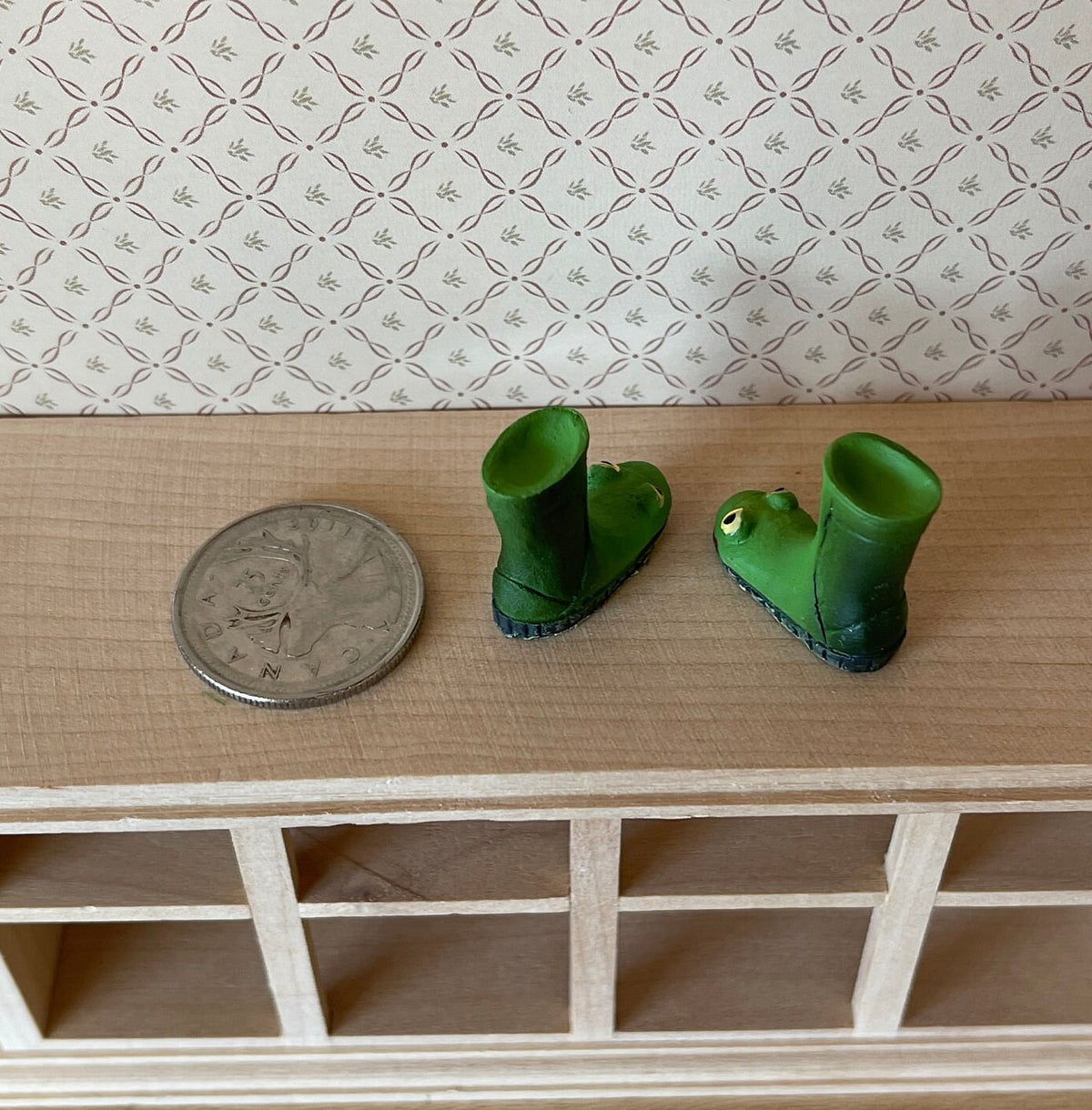 1:12 Miniature Rubber Boots , Rain Boots , Frog's Face Rain Boots , Froggie Boots , Waterproof Boots - G074
