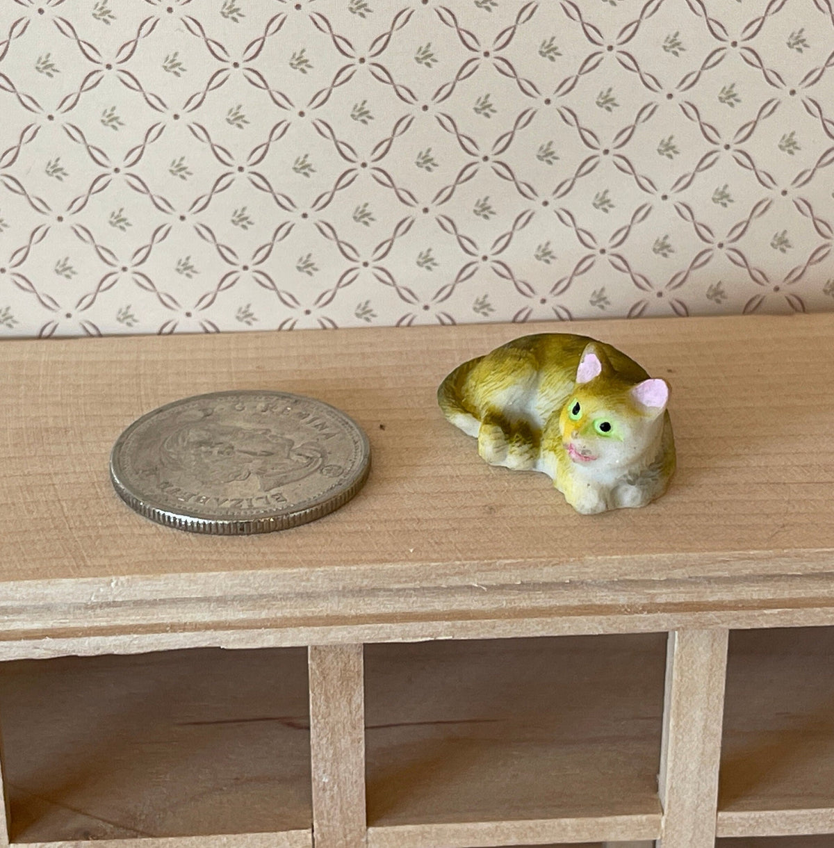 1:12 Scale Miniature Lying Tabby Cat, Curled, 1 inch long, DIY Dollhouse Supply (gray and tan) (style D)