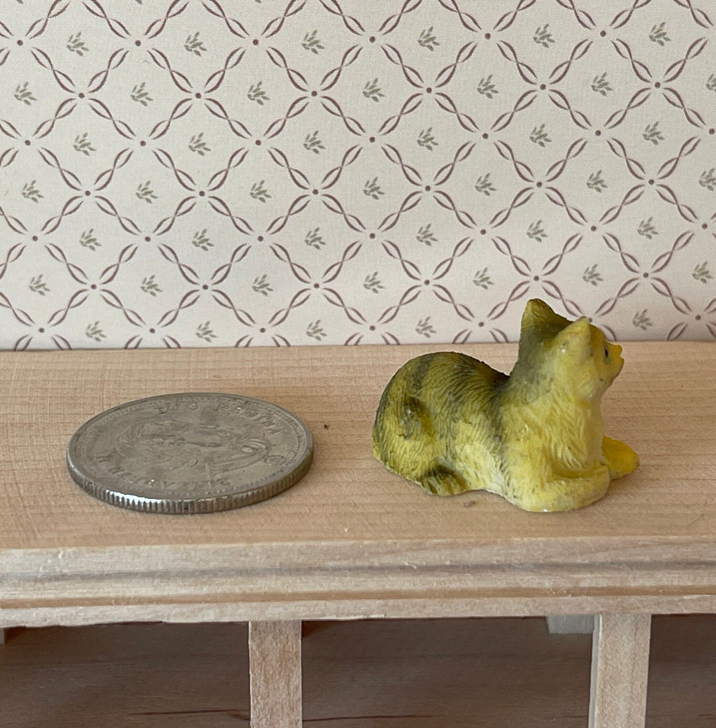 1:12 Scale Miniature Lying Tabby Cat, 1 inch long, DIY Dollhouse Supply (tan) (style A)