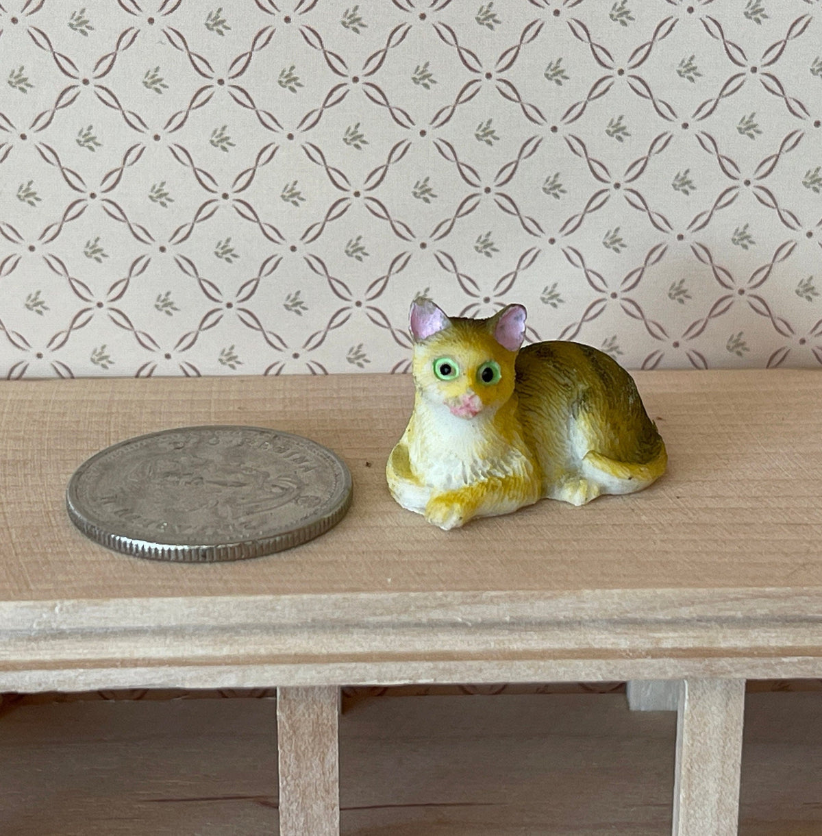 1:12 Scale Miniature Lying Tabby Cat, 1 inch long, DIY Dollhouse Supply (tan) (style A)