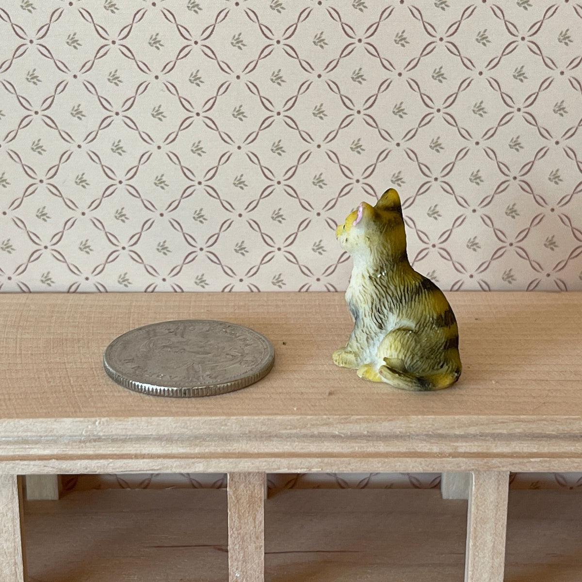 1:12 Scale Miniature Sitting Tabby Cat, 1 inch tall, DIY Dollhouse Supply (tan) (style B)