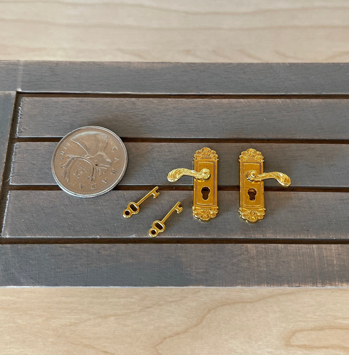 1:12 Scale Miniature Ornate Door Lever Handles with Backplates and Keys, Set of 2, 15/16 inch tall, DIY Dollhouse Supply (gold)