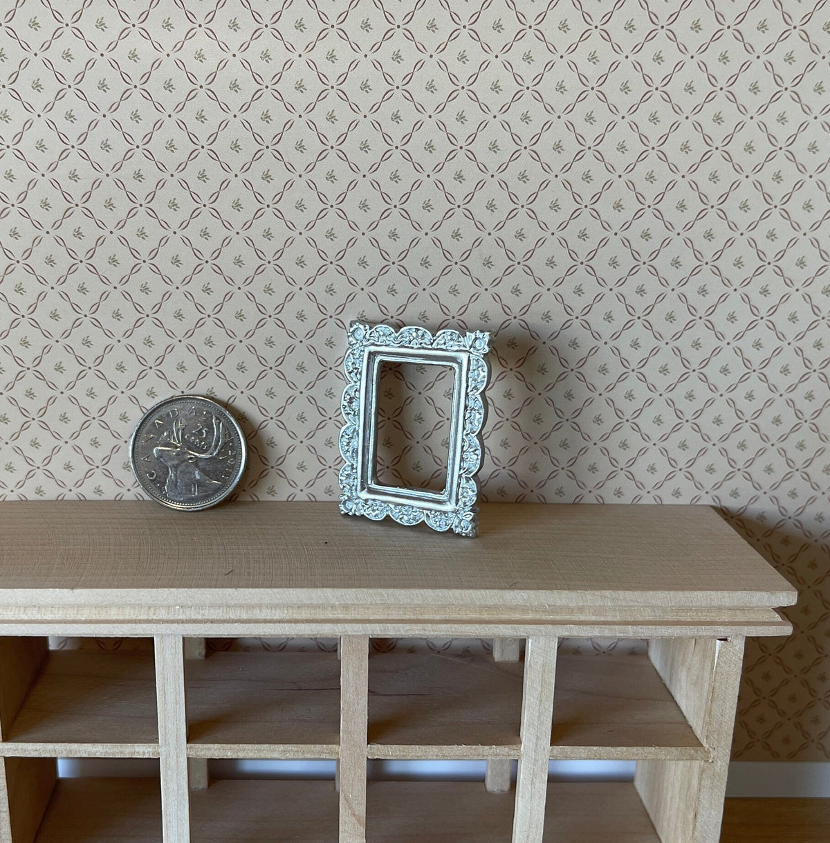 1:12 Miniature Ornate Rectangular Picture Frame (small size) (silver) - A088