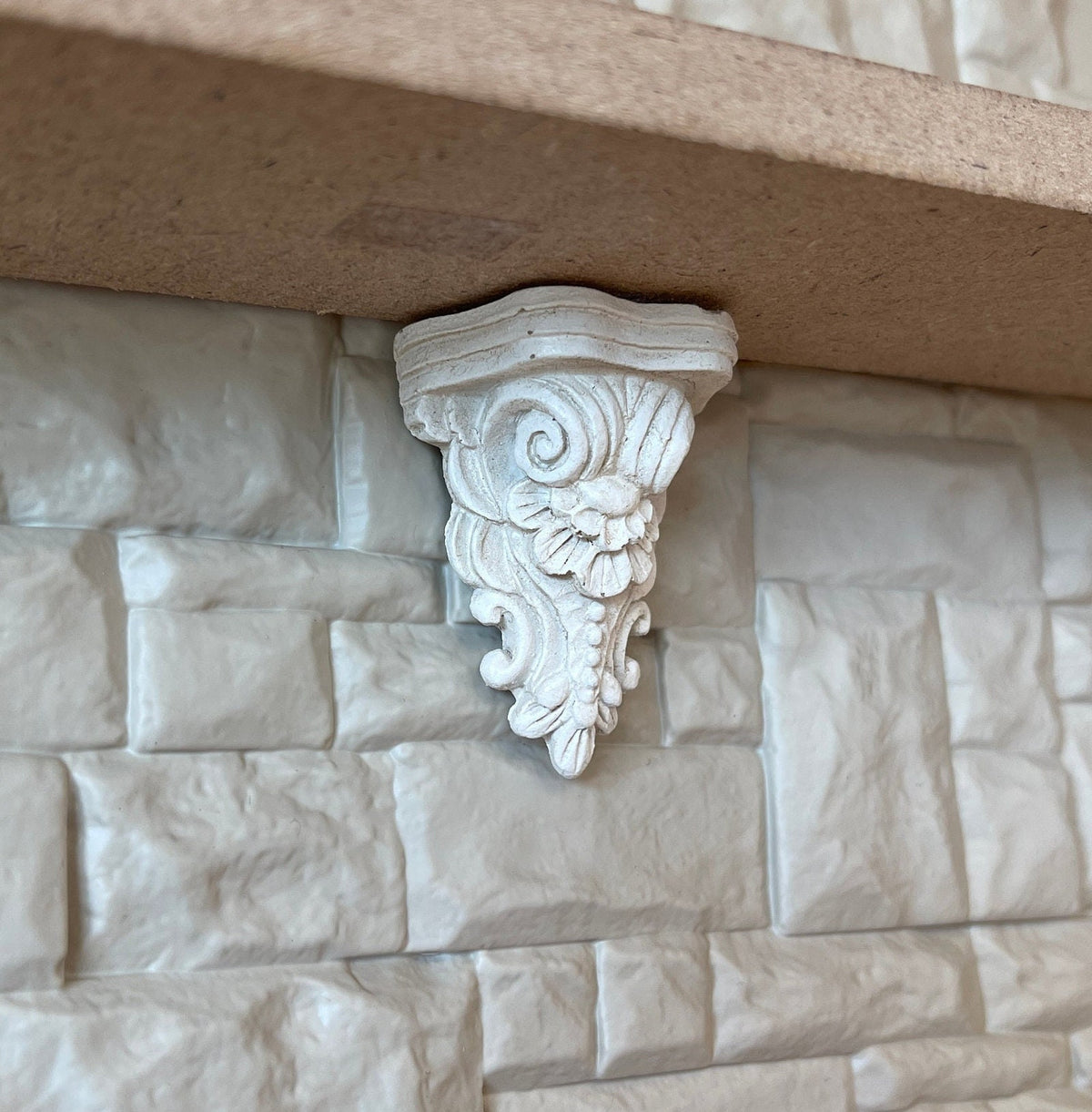 1:12 Scale Miniature Acanthus Leaf Corbel with Flat Top, 1-5/8 inch tall, DIY Dollhouse Supply (cast resin)