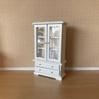 Armoire à vaisselle miniature en bois à l'échelle 1:12 avec portes vitrées et tiroirs, 15,2 cm de haut, accessoire pour maison de poupée DIY (blanc)