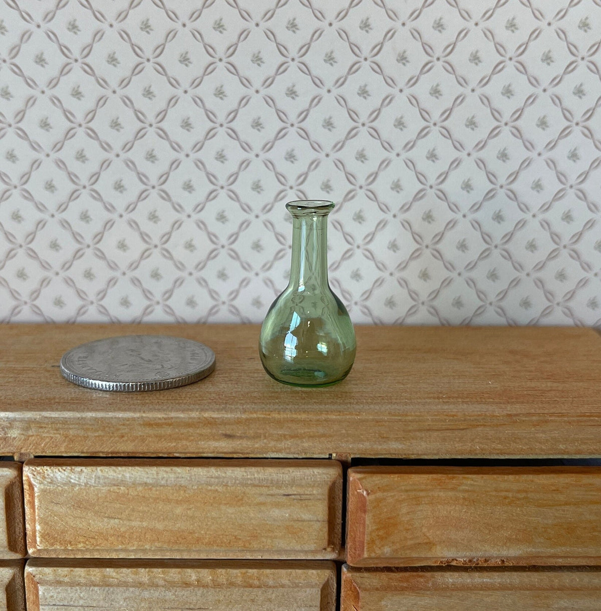 Dollhouse Supplies Miniature Vase , Glass Wine Decanter , 1:12 Scale (real glass) - B064