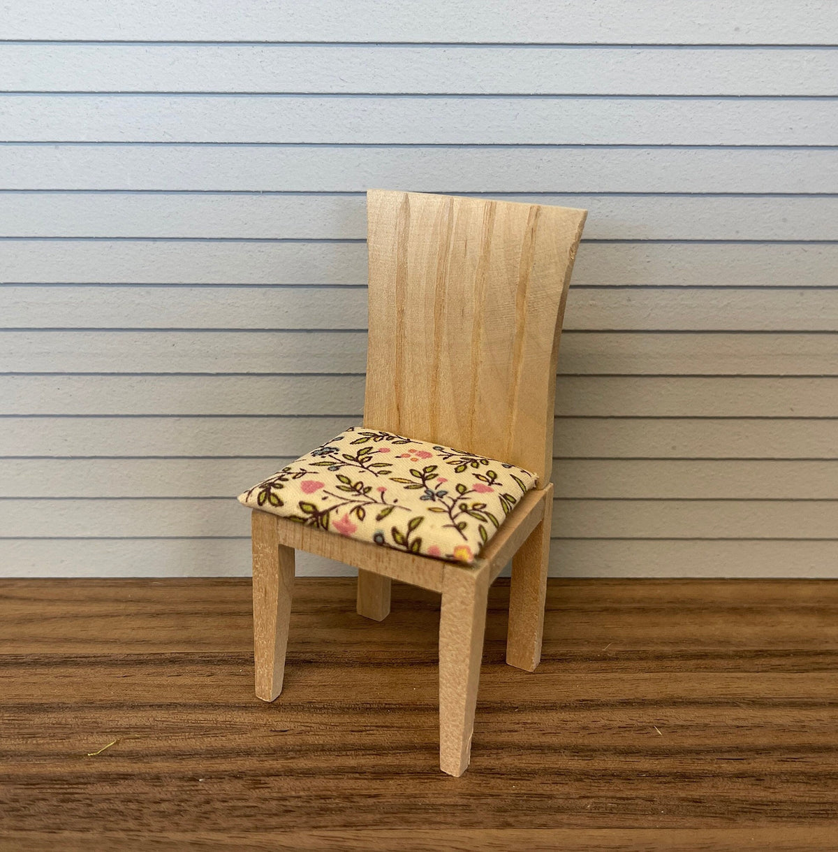 1:12 Scale Miniature Unpainted Wood Slat Back Dining Chair with Seat Pad, 3-9/16 inch tall, DIY Dollhouse Supply