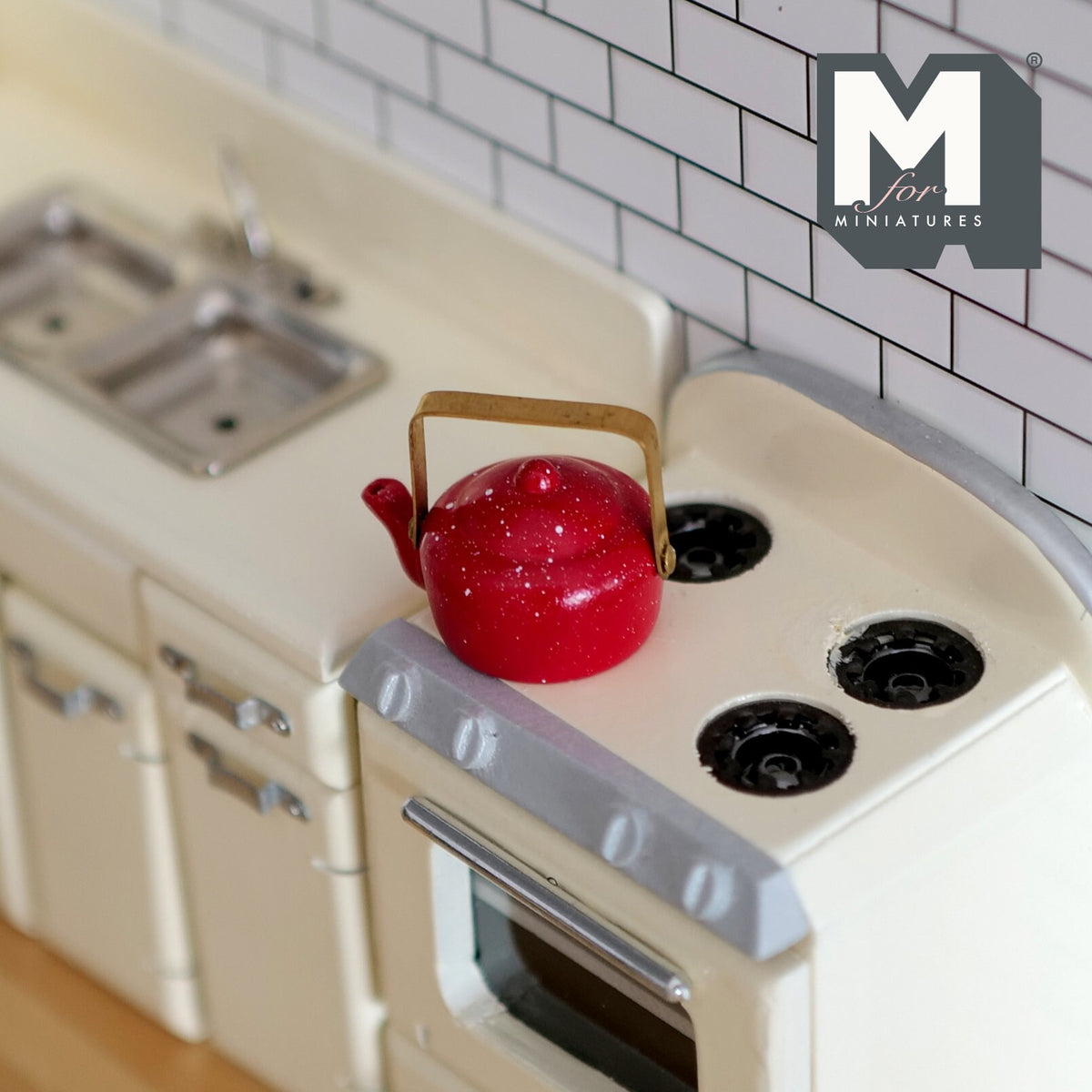 1:12 Scale Miniature Enamel Kettle with Gold Handle, Fixed Lid, 1 inch tall, DIY Dollhouse Supply (red)