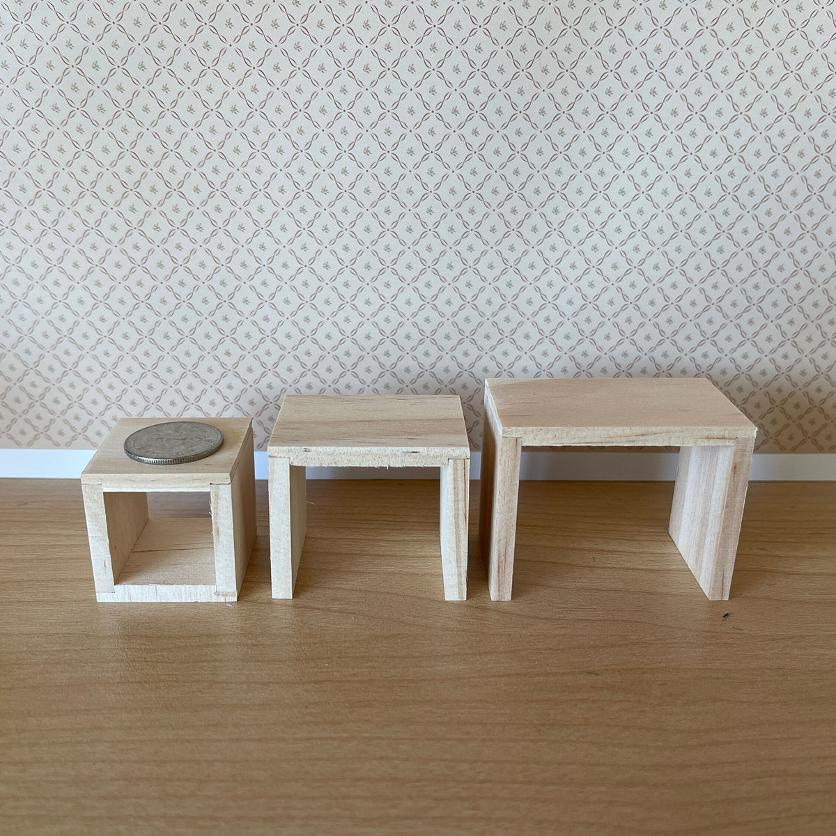 Dollhouse Unpainted Nesting Coffee Tables , 1:12 Scale Miniature Unfinished Nesting Tables Set of 3 - J043