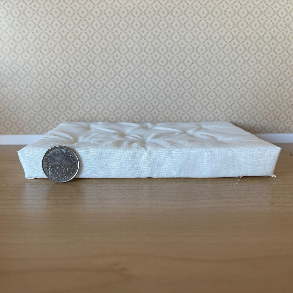 Dollhouse Supplies Mattress , 1:12 Scale Miniature Mattress , Single Mattress - J008