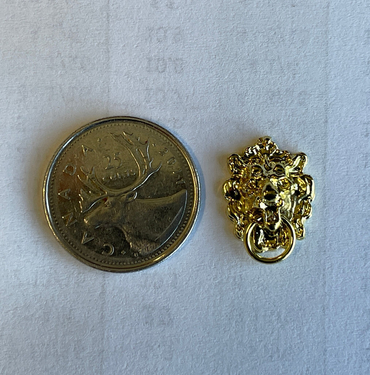 1:12 Scale Miniature Metal Dollhouse Lion Head Door Knocker, 11/16 inch tall (gold)