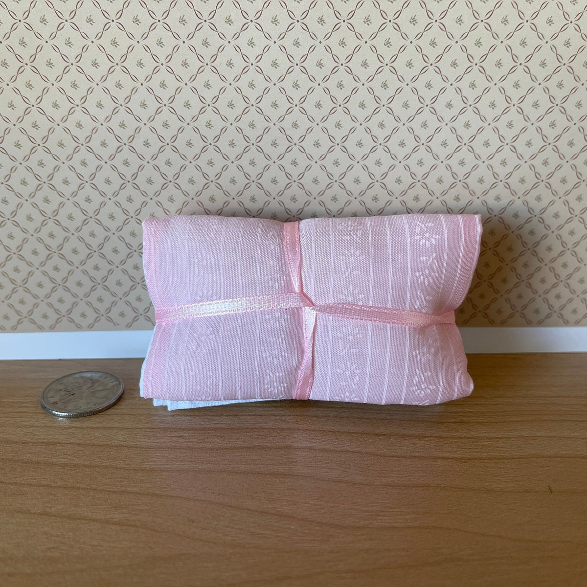 Dollhouse Single Bedding Set with Pillow Comforter and Cover Sheet , 1:12 Scale Miniature Bed Topper , Coverlet , Coverlet , Bedspread B013