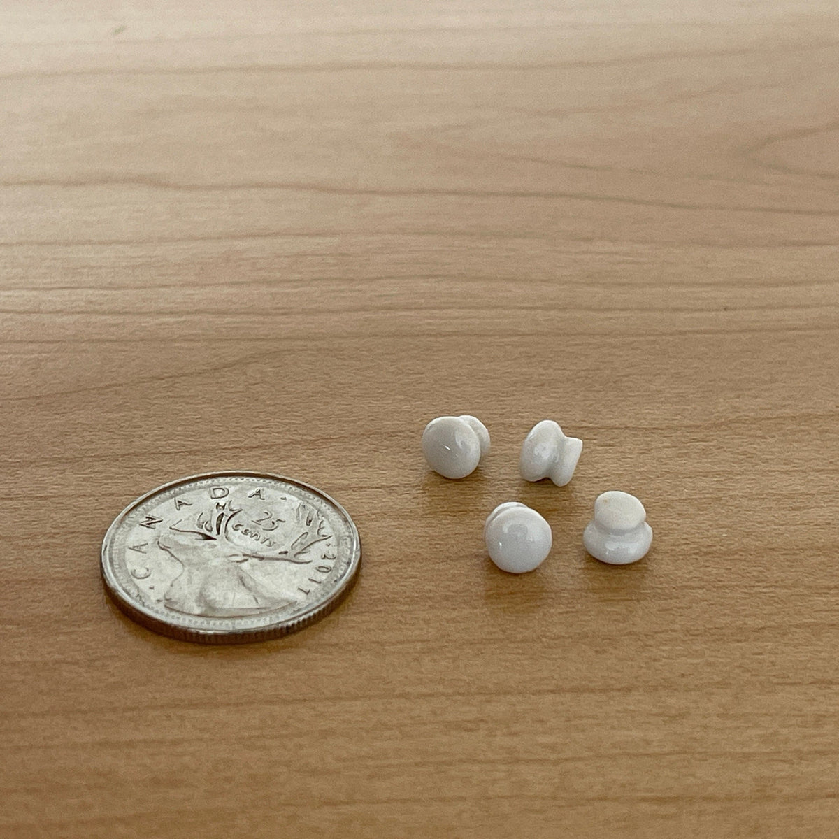 1:12 Scale Miniature Ceramic Dollhouse Door Knobs, Set of 4, 3/16 inch dia. (white)