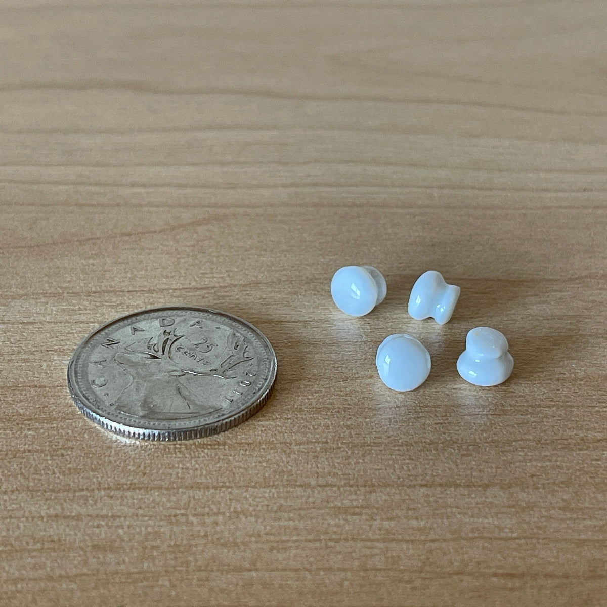 1:12 Scale Miniature Ceramic Dollhouse Door Knobs, Set of 4, 3/16 inch dia. (white)