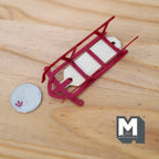 1/12スケール ミニチュア 金属製そり 木製ベース付き 全長約7.8cm DIYドールハウス用素材（レッド）