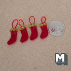 Julstrumpor i filt i miniatyr, skala 1:12, set med 4 delar, 1-1/8 tum höga, DIY-tillbehör till dockskåp (röda)