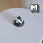 1/12スケール ミニチュア クリスマスプディング（ヒイラギ付き）、高さ9/16インチ、ドールハウス用DIYパーツ