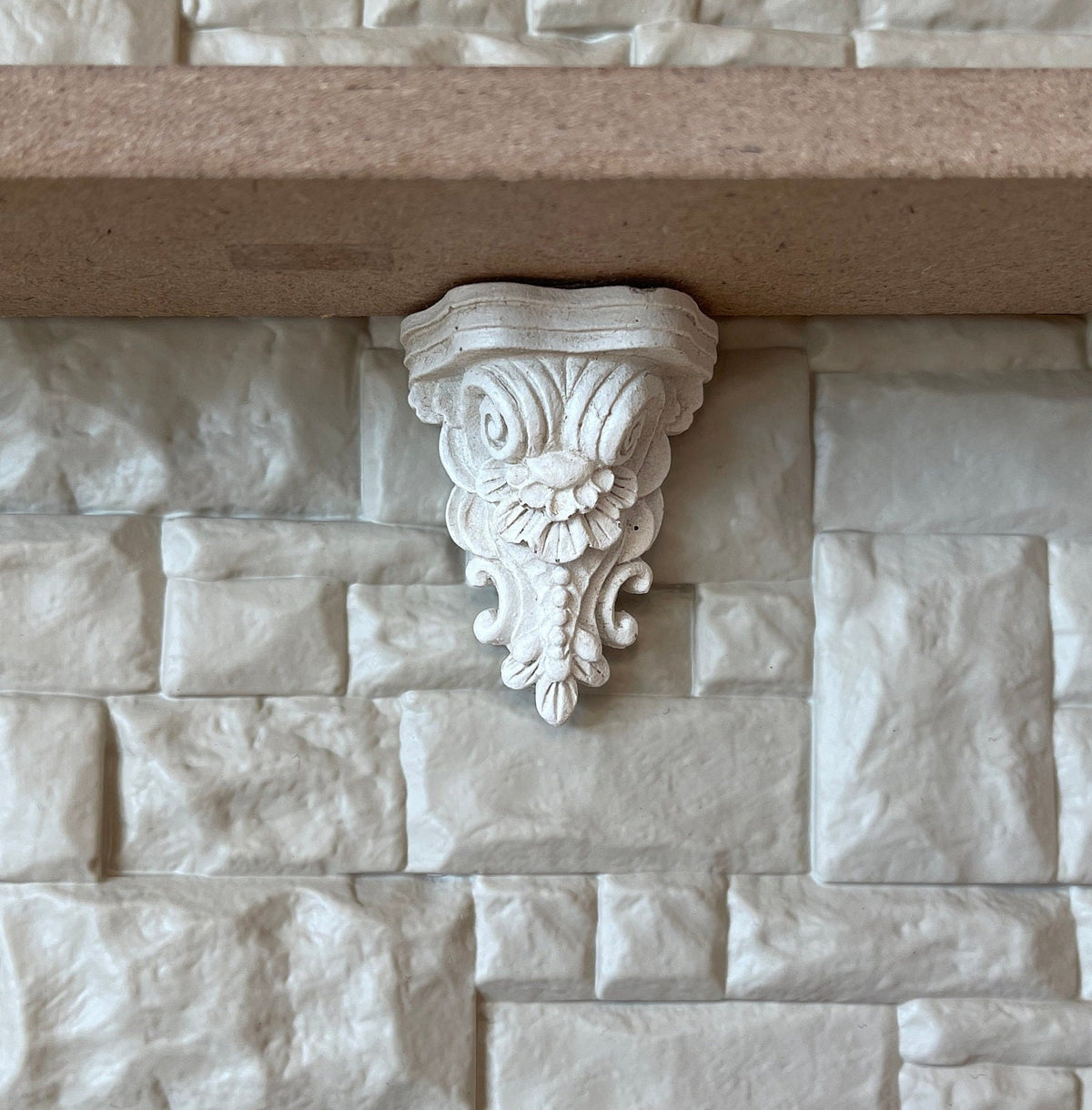1:12 Scale Miniature Acanthus Leaf Corbel with Flat Top, 1-5/8 inch tall, DIY Dollhouse Supply (cast resin)