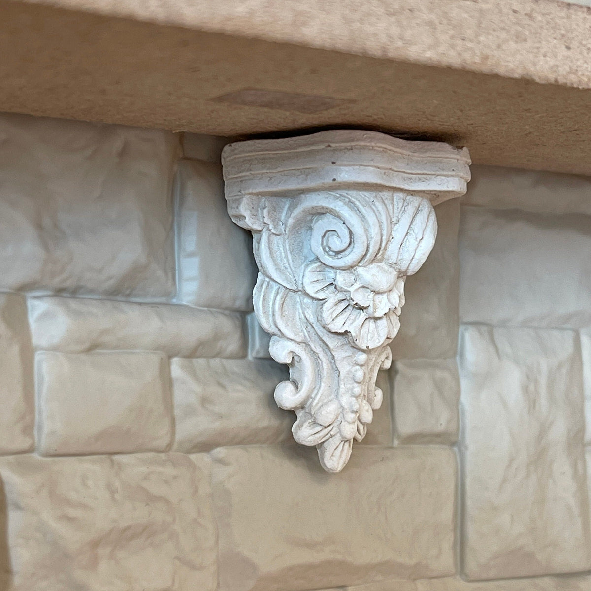 1:12 Scale Miniature Acanthus Leaf Corbel with Flat Top, 1-5/8 inch tall, DIY Dollhouse Supply (cast resin)