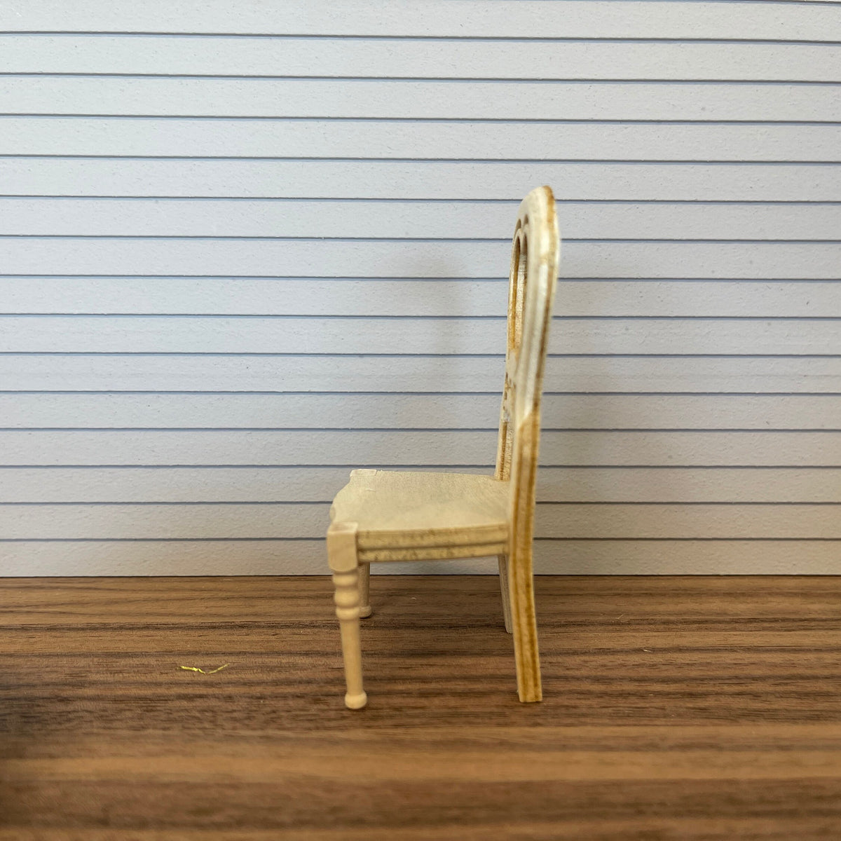 1:12 Scale Miniature Unpainted Wood Balloon Back Dining Chair, Heart Shaped Back, Seat Pad, 3-3/4 inch tall, DIY Dollhouse Supply
