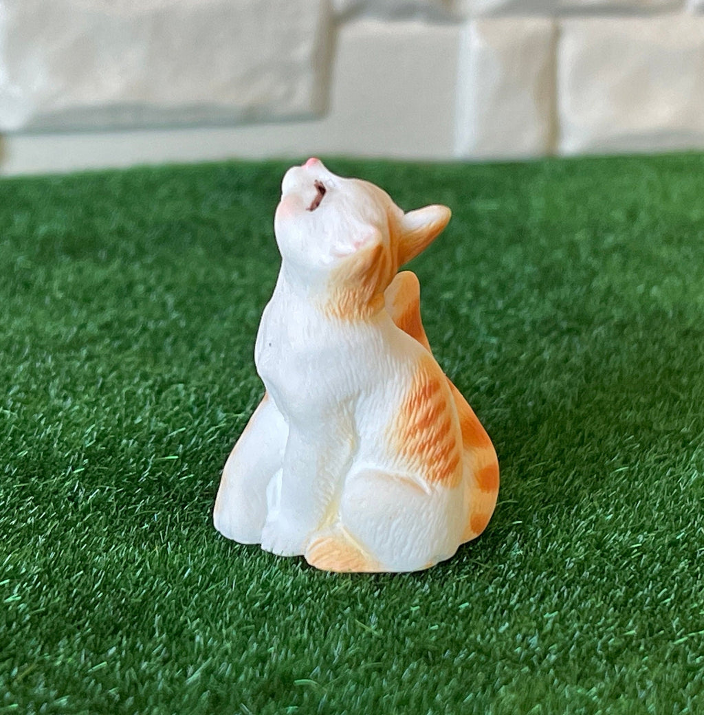 1:12 Scale Miniature Orange and White Tabby Cat, Sitting, Looking Up, 1-5/16 inch tall, DIY Dollhouse Supply