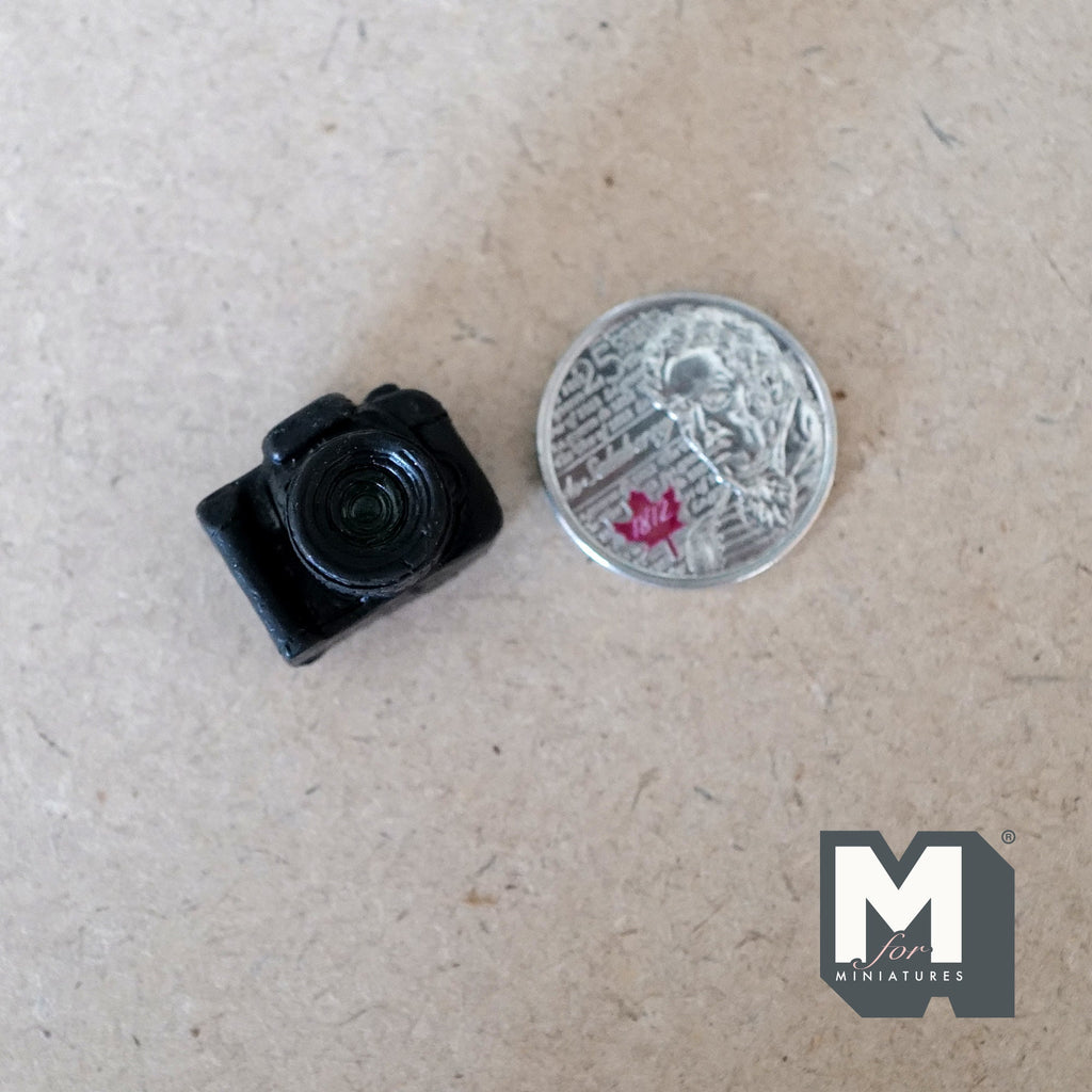 1:12 Scale Miniature DSLR Camera, 13/16 inch wide, DIY Dollhouse Supply